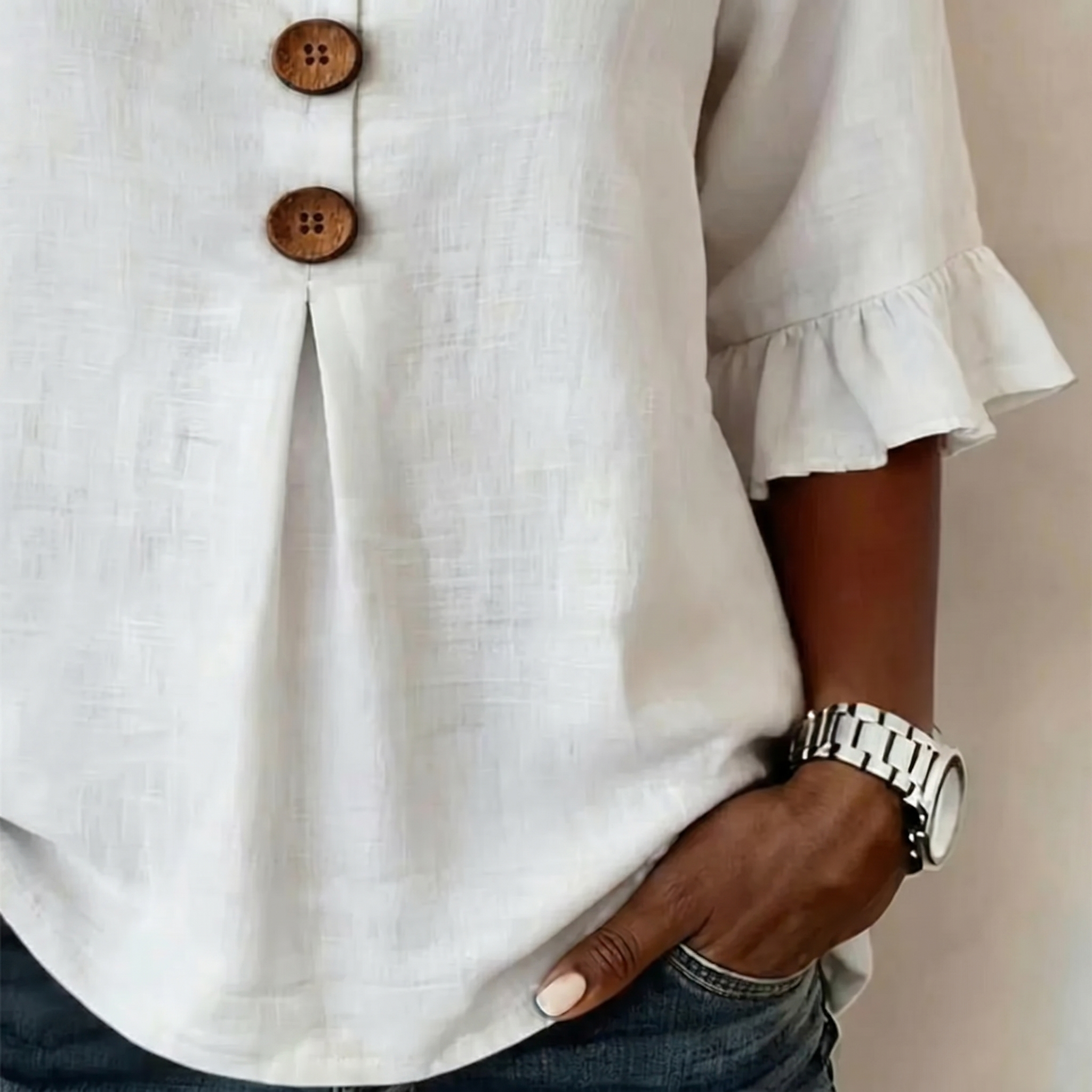 SOFÍA | BLUSA CON BOTONES DE MADERA Y VOLANTES