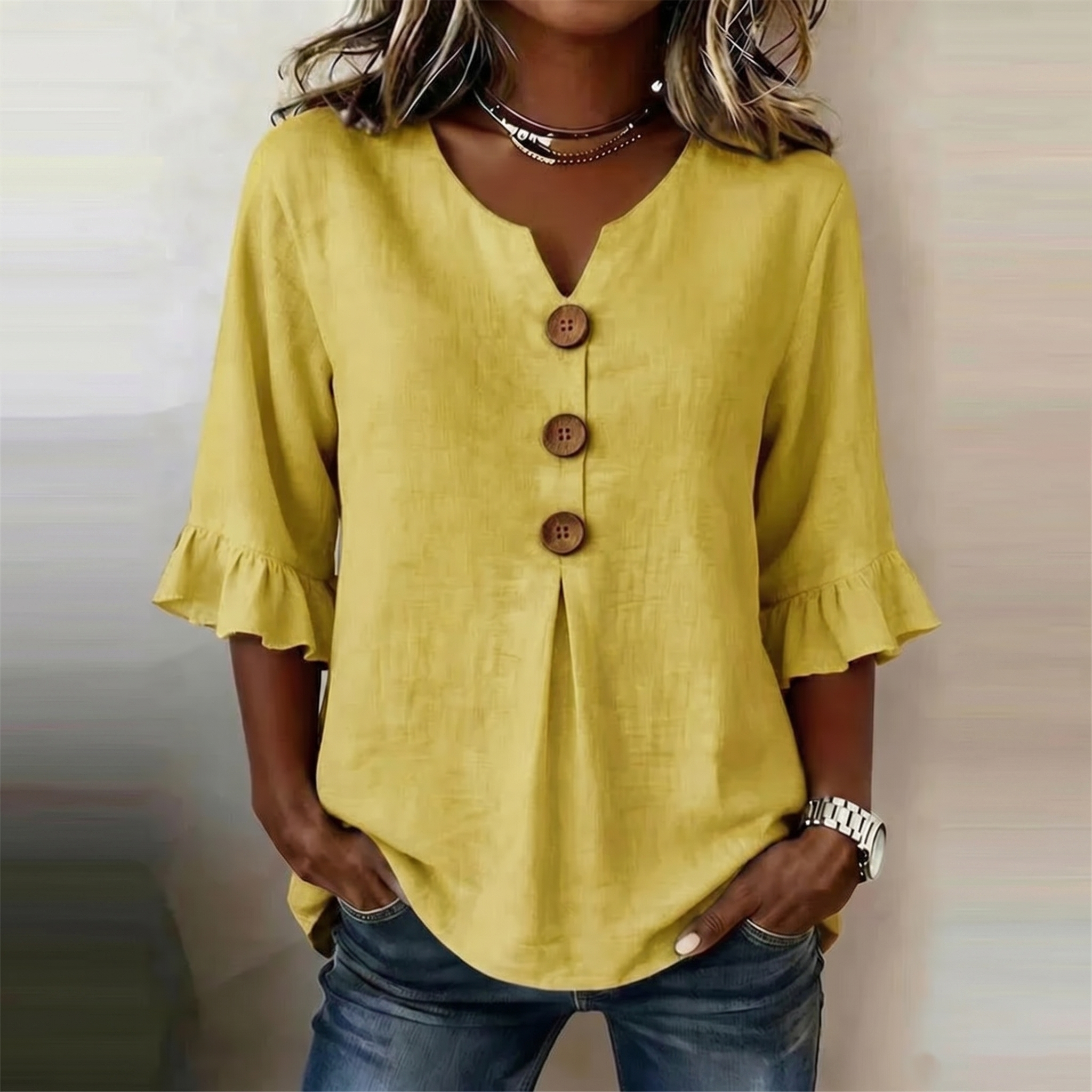 SOFÍA | BLUSA CON BOTONES DE MADERA Y VOLANTES