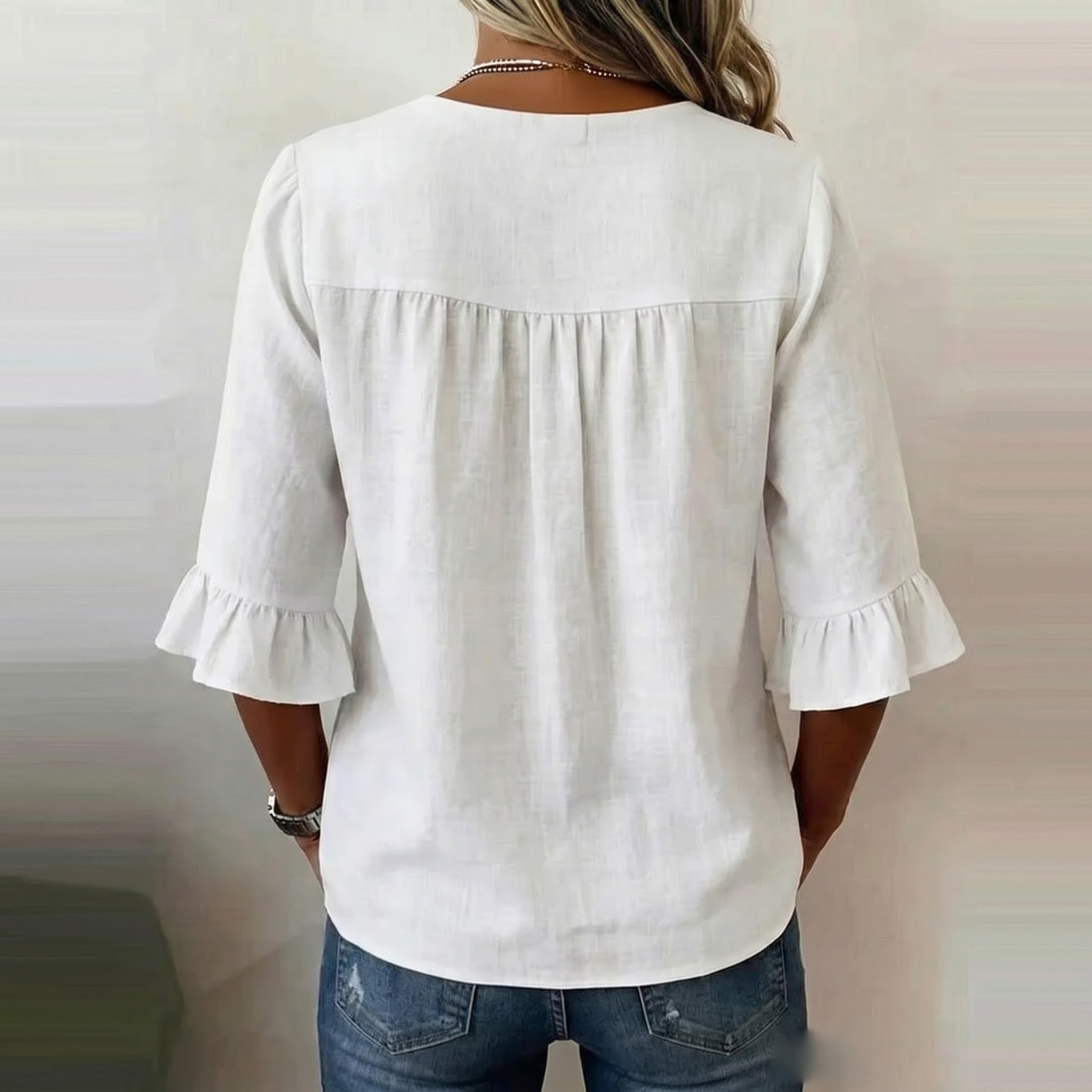 SOFÍA | BLUSA CON BOTONES DE MADERA Y VOLANTES